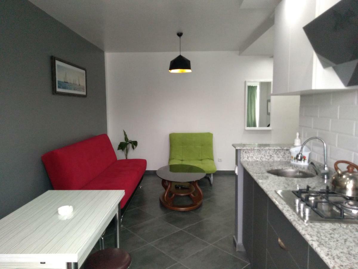 באטומי Apartment Eteri מראה חיצוני תמונה